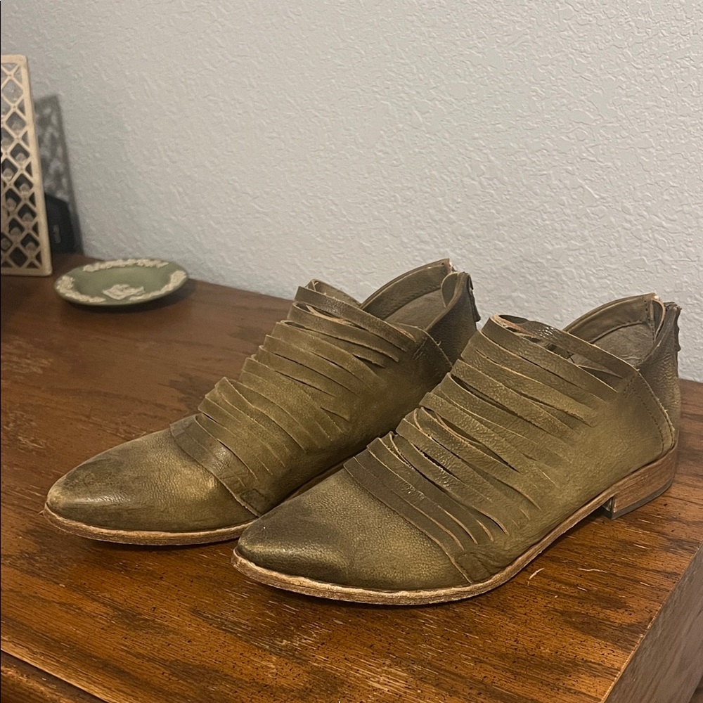 Free People leather shoes in green, size 39